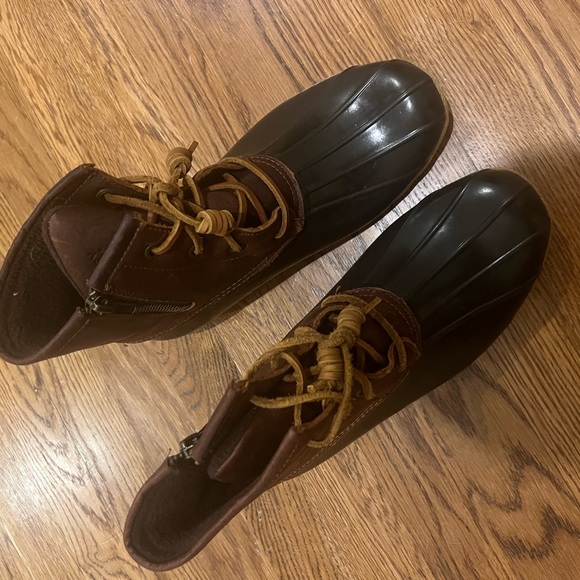 Sperry “saltwater waterproof duck booties” - Picture 2 of 7